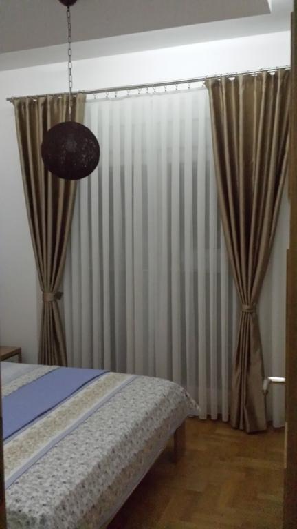 Apartment Fini Tivat Exteriör bild