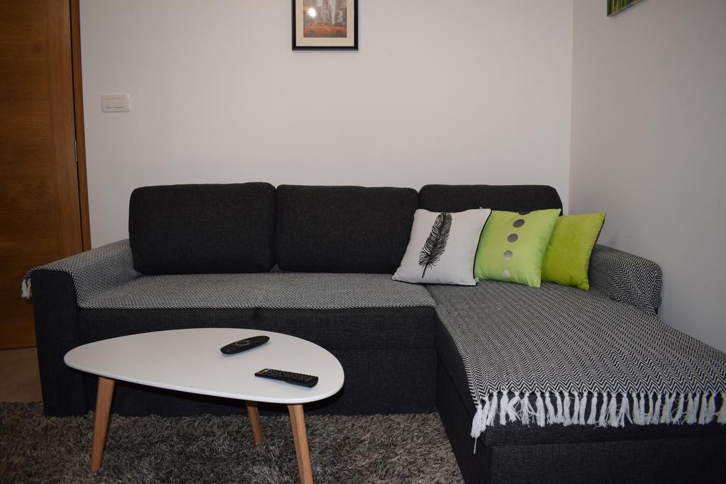 Apartment Fini Tivat Exteriör bild